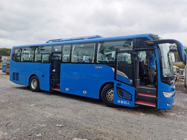 Χρησιμοποιημένο Kinglong λεωφορείο Toyota λεωφορείων XMQ6110 Hiace 48 καθίσματα για τις διπλές πόρτες εκπτωτικής τιμής