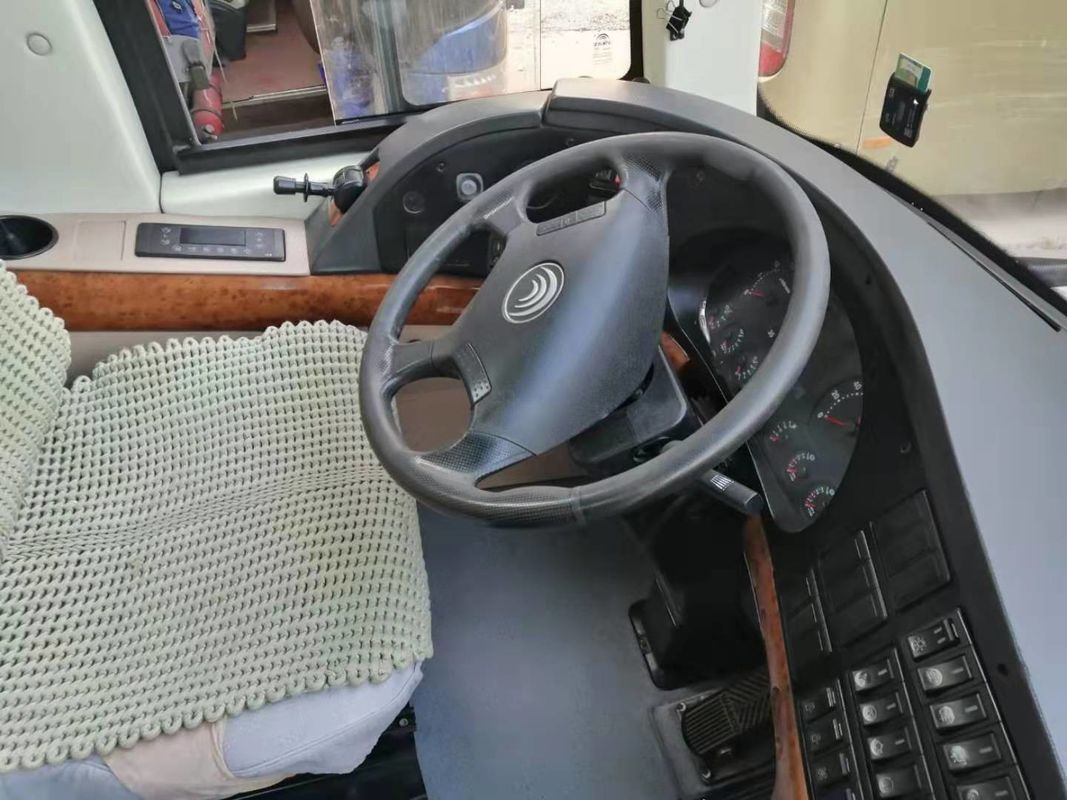 Χρησιμοποιημένα λεωφορεία Yutong λεωφορείων ZK6122 2019 Yutong από δεύτερο χέρι έτος σχεδόν νέα στην οδήγηση LHD