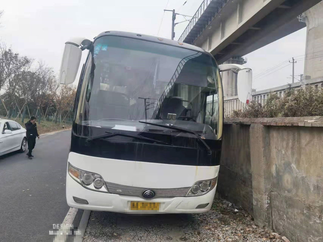 51 τα καθίσματα χρησιμοποίησαν χρησιμοποιημένο λεωφορείο λεωφορείων Yutong ZK6110 το λεωφορείο 2010 μηχανές diesel οδήγησης RHD έτους