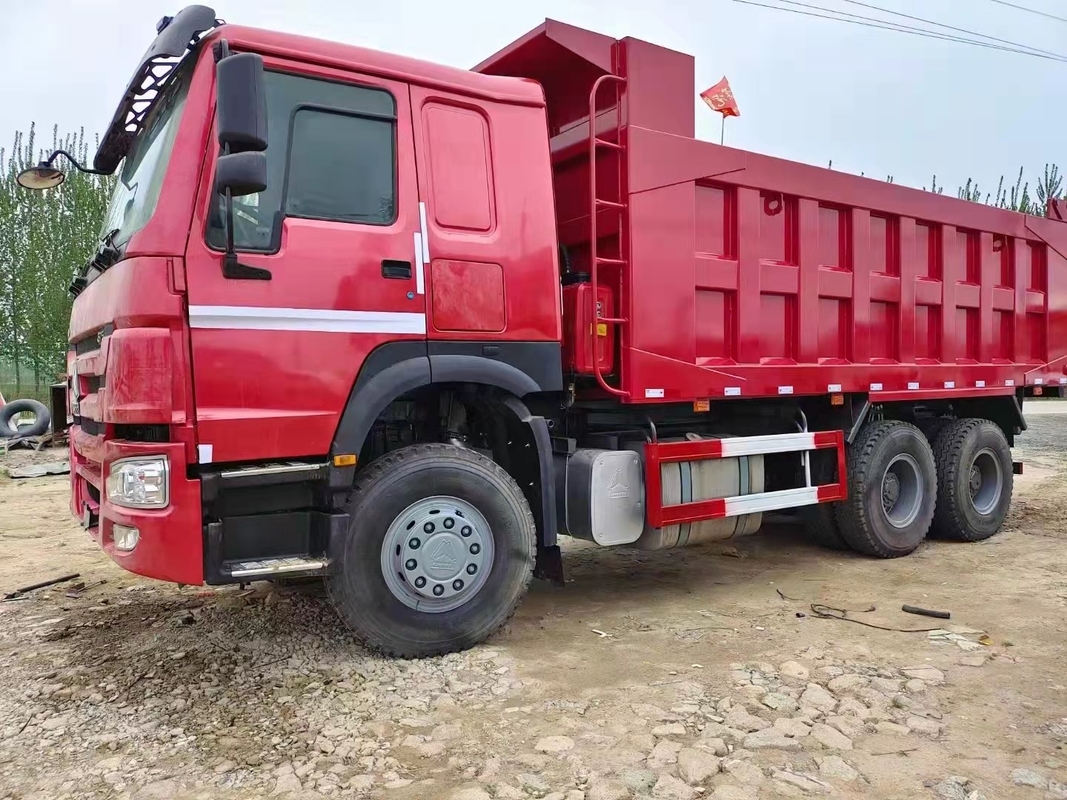 Tipper Howo το φορτηγό χρησιμοποίησε εκφορτωτών 371/375hp δεύτερος δεξί Drive φορτηγών 6*4 8*4 χεριών το Sino
