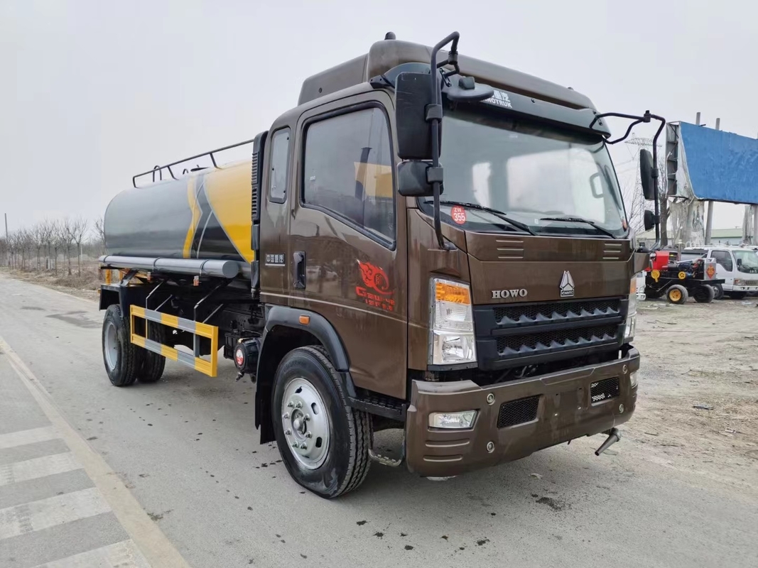 Μηχανή 170hp 7.3*2.3*2.7m βυτιοφόρων 100000L Cummins νερού ψεκαστήρων HOWO