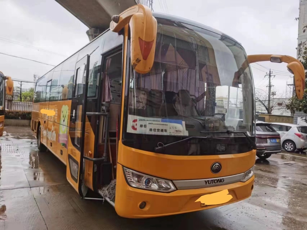 RHD/LHD χρησιμοποιημένο λεωφορείο Yutong 60seats 2+3layout δύο οπίσθια μηχανή Yuchai πορτών
