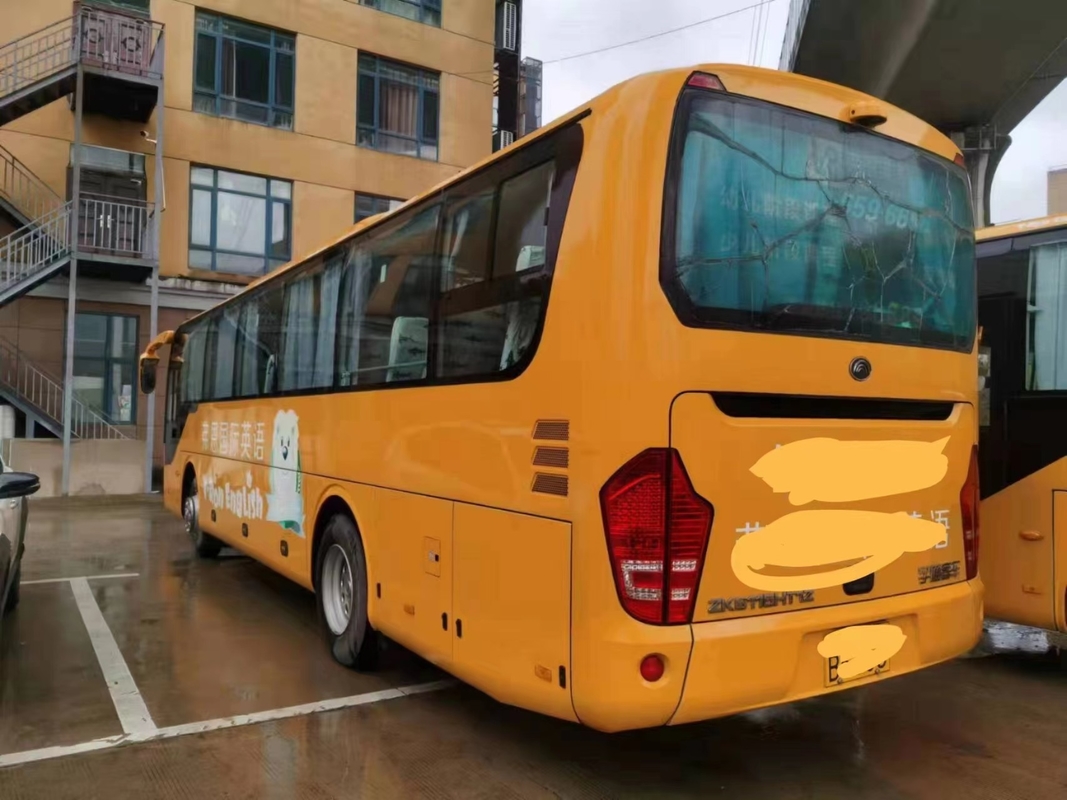 RHD/LHD χρησιμοποιημένο λεωφορείο Yutong 60seats 2+3layout δύο οπίσθια μηχανή Yuchai πορτών