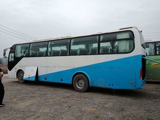 Το άσπρο χρώμα τουριστηκών λεωφορείων 51seats από δεύτερο χέρι χρησιμοποίησε τη μηχανή ZK6110 Yuchai λεωφορείων Yutong