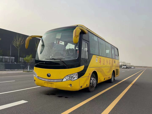 Η χρησιμοποιημένη μηχανή προγυμνάζει το μεγάλης απόστασης χρησιμοποιημένο μεταφορά λεωφορείο ZK 6808 Youngtong πορτών επιβατών Singl έτους 35 καθισμάτων το 2015