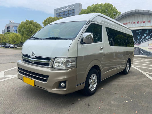Το Toyota Hiace 13 θέσεων με αριστερή κίνηση Ηλεκτρικό μεσαία πόρτα Euro 4 Standard Champagne Gold Μικρόβιο