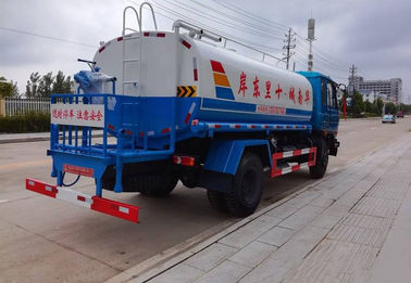 Το Dongfeng χρησιμοποίησε το πετρελαιοφόρο 7350×2470×2710mm ικανότητα δεξαμενών 10000L με την κόκκινη μηχανή diesel