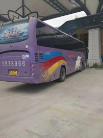 Το Yutong χρησιμοποίησε το λεωφορείο 51 λεωφορείων καθισμάτων πορφυρή ισχυρή μηχανή diesel ταχύτητας 100km/H χρώματος ανώτατη