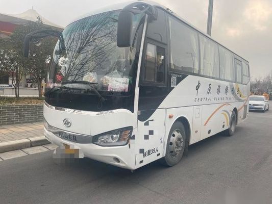 Το χρησιμοποιημένο υψηλότερο λεωφορείο πρότυπο KLQ6882 39 καθισμάτων χάλυβα χρησιμοποιημένες πλαίσια επιβατών λεωφορείων ενιαίες πόρτες μηχανών 162kw Yuchai οπίσθιες που αφήνονται οδηγεί