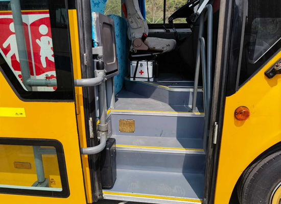 41 καθισμάτων 2014 χρησιμοποιημένος έτος Yutong λεωφορείων ZK6729D diesel οδηγός σχολικών λεωφορείων LHD μηχανών χρησιμοποιημένος που δεν οδηγεί κανένα ατύχημα