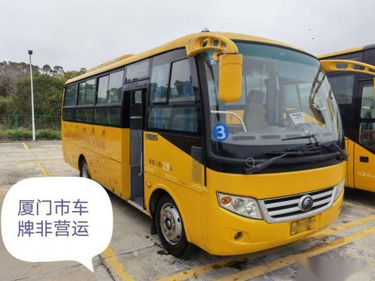 Το χρησιμοποιημένο λεωφορείο 29 μπροστινό ευρώ ΙΙΙ Yutong μηχανών πλαισίων χάλυβα τουριστηκών λεωφορείων καθισμάτων άφησε την οδήγηση