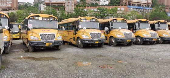 Χρησιμοποιημένο χρησιμοποιημένο λεωφορείο σχολικό λεωφορείο 7435x2270x2895mm YUTONG γενική διάσταση με τη μηχανή diesel