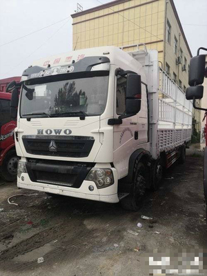 Χρησιμοποιημένος τύπος 420hp LHD πλέγματος αποθηκών εμπορευμάτων φορτηγών απορρίψεων Howo φορτίο 6*2